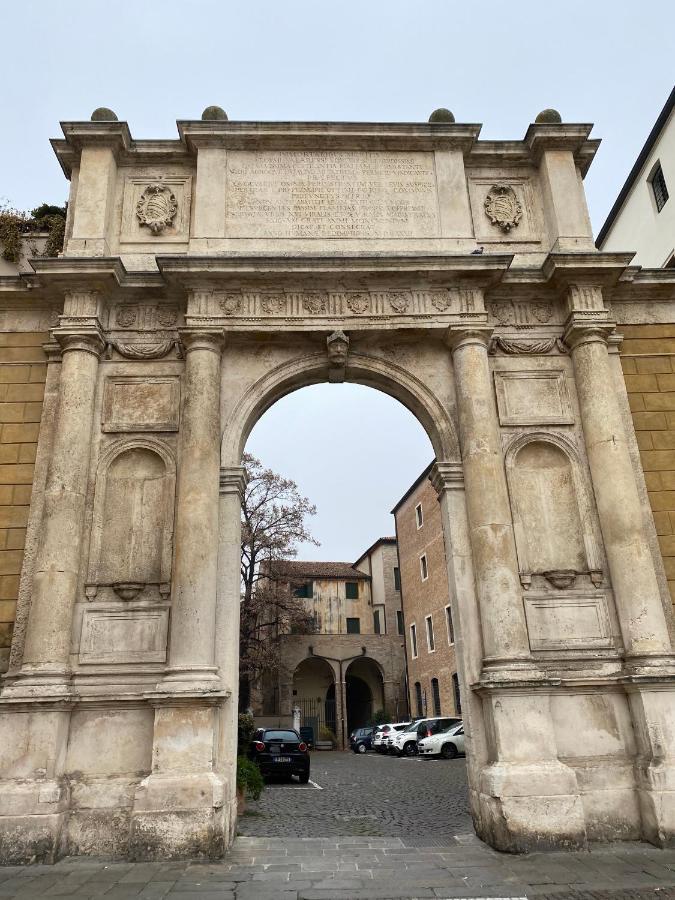 Apartament Catoo Dimora Di Design Park In Palazzo Nobiliare Al Duomo Padwa Zewnętrze zdjęcie